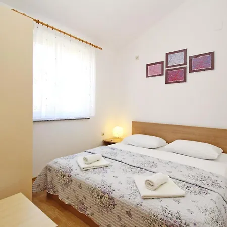 Apartment In Mit Eigenem Balkon Baska (Krk)